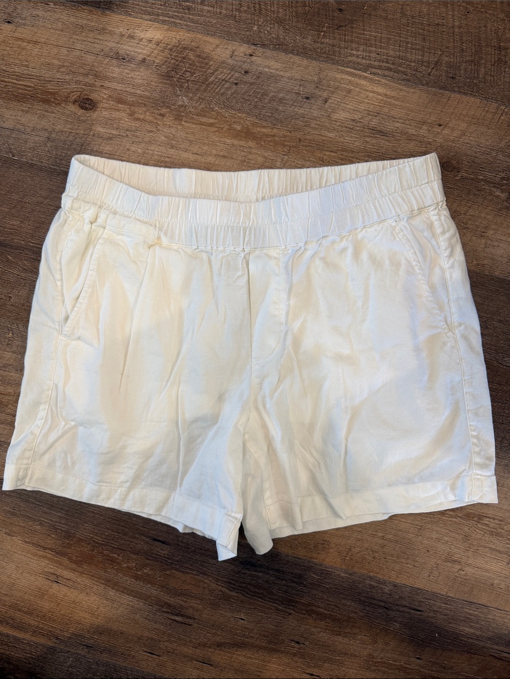Cabi Ojai Women's White Elastic-Waist Casual Shorts